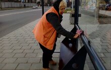 Фото 65: Комунальні служби дезінфікують місто: миють вулиці, тротуари, зупинки транспорту, сходові клітки будинків