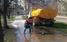 Фото 90: Комунальні служби дезінфікують місто: миють вулиці, тротуари, зупинки транспорту, сходові клітки будинків