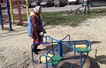 Фото 58: Комунальні служби дезінфікують місто: миють вулиці, тротуари, зупинки транспорту, сходові клітки будинків