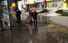 Фото 73: Комунальні служби дезінфікують місто: миють вулиці, тротуари, зупинки транспорту, сходові клітки будинків