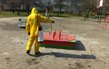 Фото 12: Комунальні служби продовжують миття міста