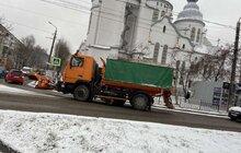 Фото 36: На вулицях Львова працює більше 50 одиниць снігоприбиральної техніки