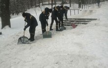 Фото 8: Підприємці, військові та будівельні компанії допомагають місту з прибиранням снігу