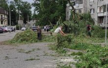 Фото 30: «До прибирання міста було задіяно сьогодні 1694 працівники комунальних підприємств і 72 одиниці техніки», - І. Маруняк