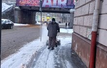Фото 7: Комунальна техніка і двірники працюють на вулицях міста