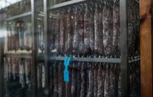 Фото 2: Міський голова Львова відвідав локальний фестиваль Street Food та відзначив підприємців ринку «Шувар» за вагомий внесок у розвиток малого бізнесу