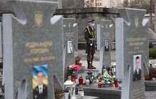 Фото 1: У Львові на Личаківському кладовищі вшанували Героїв