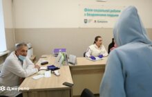 Фото 1: У Львові для бездомних людей знову запрацював «Автобус турботи»: куди курсуватиме і яку допомогу можна отримати (фото/відео)