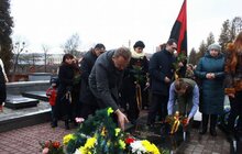 Фото 11: Львів’яни вшанували Героїв Небесної Сотні на Личаківському кладовищі