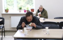 Фото 2: У Львові для бездомних людей знову запрацював «Автобус турботи»: куди курсуватиме і яку допомогу можна отримати (фото/відео)