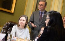 Фото 8: Перші ходи у Матчі за шахову корону зроблено