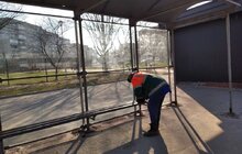 Фото 4: Комунальні служби дезінфікують місто: миють вулиці, тротуари, зупинки транспорту, сходові клітки будинків