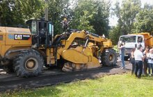 Фото 1: На вул. Науковій проводять поточний ремонт дорожнього покриття методом холодного ресайклінгу