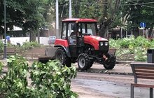 Фото 14: «До прибирання міста було задіяно сьогодні 1694 працівники комунальних підприємств і 72 одиниці техніки», - І. Маруняк