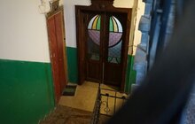 Фото 3: Поблизу старого трамвайного депо у Львові відновили вітражні двері