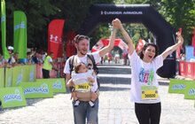 Фото 1: Мер Львова з дружиною в рамках півмарафону пробігли в дистанції 2 км