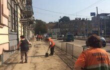 Фото 8: До прибирання міста від негоди залучено 1790 осіб та 33 одиниці техніки
