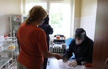 Фото 9: У Львові на COVID-19 розпочали тестувати освітян, які працюватимуть під час ЗНО