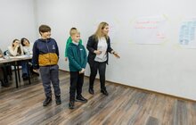 Фото 2: Цього року діти допомагали обирати переможців конкурсу «Успішний педагог»