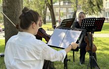 Фото 9: Музиканти Луганської філармонії зіграли для поранених військових в одній з лікарень Львова