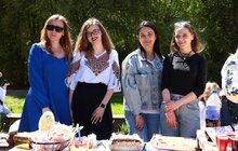 Фото 7: У Львові на шкільних ярмарках до Дня міста зібрали 7,8 млн грн для ЗСУ