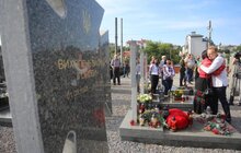 Фото 16: День Незалежності розпочався з молитви на Личаківському кладовищі