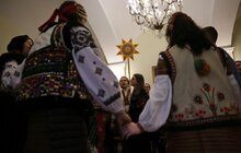 Фото 3: До мерії Львова завітав вертеп з Української академії лідерства