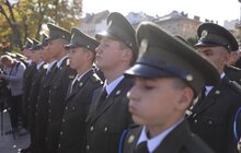 Фото 4: На площі біля пам’ятника Т. Шевченку відбулись урочистості з нагоди Дня захисника України