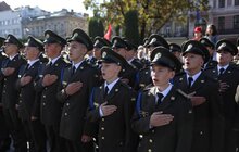 Фото 19: На площі біля пам’ятника Т. Шевченку відбулись урочистості з нагоди Дня захисника України