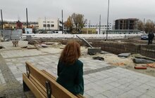 Фото 3: Реконструкція пл. Двірцевої: розпочато монтаж трамвайної контактної мережі