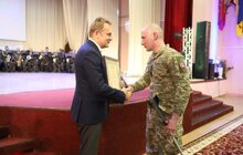 Фото 7: Андрій Садовий привітав військовослужбовців з Днем Збройних Сил України та вручив їм відзнаки