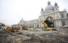 Фото 7: Реконструкція пл. Двірцевої: тривають роботи з влаштування каналізаційного колектора, а з 25 березня закривають проїзд до Автостанції