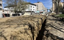 Фото 6: На вул. Залізничній розпочали замощувати паркомісця бруківкою та встановлювати бордюри
