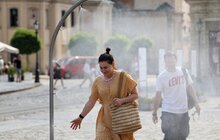 Фото 5: На площі Ринок у Львові встановили розпилювачі води