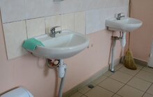 Фото 18: Помилися, поїли, отримали одяг і допомогу: місто знову організувало масштабний захід для безхатьків
