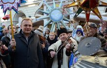 Фото 24: Звізду Миру та десятки інших різдвяних зірок пронесли Львовом учасники Ходи звіздарів