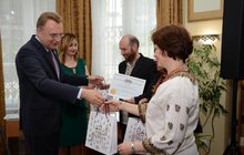 Фото 6: До Дня музеїв відзначили працівників музейної сфери