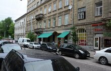 Фото 4: Порушення правил паркування стає причиною значних заторів на дорогах Львова