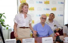 Фото 4: В міській дитячій клінічній лікарні Львова провідні фахівці з Канади консультують та оперують діток зі всієї України