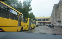 Фото 28: Приватні перевізники Львова здійснюють капітальний ремонт рухомого складу і закуповують нові автобуси