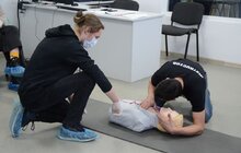 Фото 13: Львівські учні навчаються надавати домедичну допомогу у Львівській медичній академії