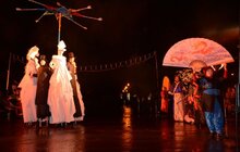 Фото 13: Відкриття Чемпіонату світу з шахів серед жінок завершила вулична вистава від театру «Воскресіння»