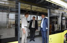 Фото 15: Мер Львова оглянув процес виготовлення тролейбусів «Електрон», які замовило місто