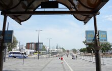 Фото 24: Мерія закликає водіїв приватних авто не паркуватися у частині пл. Двірцевої, де знаходяться зупинки громадського транспорту і пішохідна зона