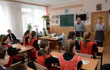 Фото 1: В рамках проекту «Школа лицарів» для львівських школярів уроки проводять воїни АТО та волонтери