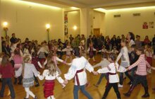 Фото 2: У гаївках на Сихові взяло участь близько 100 осіб
