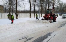 Фото 1: Підприємці, військові та будівельні компанії допомагають місту з прибиранням снігу