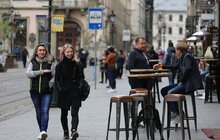 Фото 3: Станом на 14.00 год на «Гарячу лінію міста» надійшло понад 300 звернень від підприємців