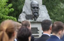 Фото 12: У Львові делегація з Головою Палати депутатів Парламенту Чеської Республіки поклала квіти до пам’ятної дошки Президенту Т. Г. Масарику