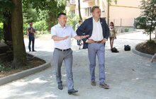 Фото 4: Роботи з капітального ремонту дороги і тротуарів прибудинкової території на вул. Перемиській, 9, 11 та Повстанській, 11